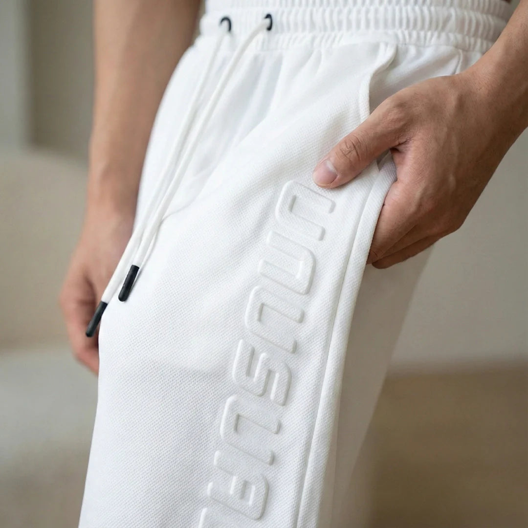 [Leve 4, Pague 2] Bermuda Alpha Masculina em Poliéster Microperfurado e Malha Respirável com Logo Lateral em Relevo 3D + BRINDES