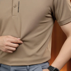 [Leve 5, Pague Só 3] Camisa Polo Varex em Seda Gelada, Poliéster e Spandex + 2 Calças e Relógio GRÁTIS!